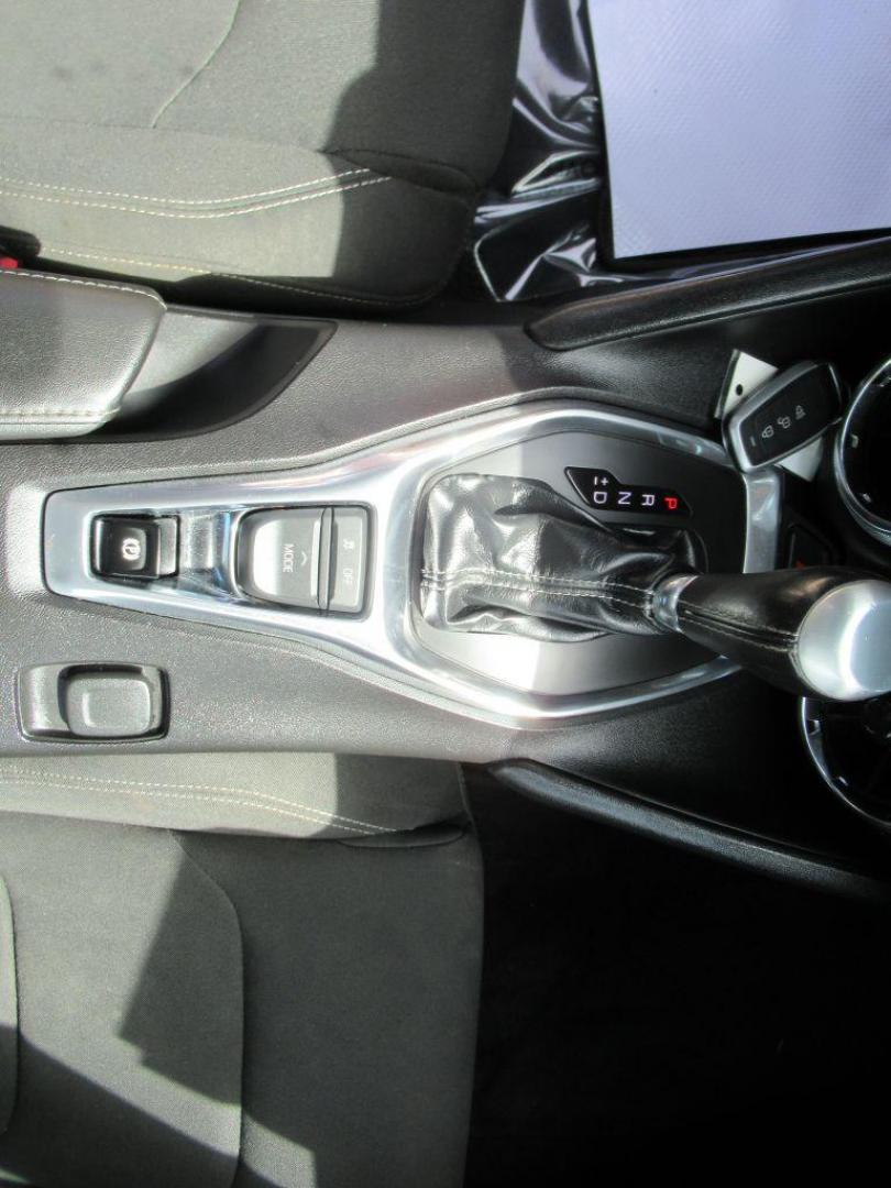 2019 SILVER CHEVROLET CAMARO LS (1G1FB1RS4K0) with an 3.6L engine, Automatic transmission, located at 908 SE 14th Street, Des Moines, IA, 50317, (515) 281-0330, 41.580303, -93.597046 - Photo#16