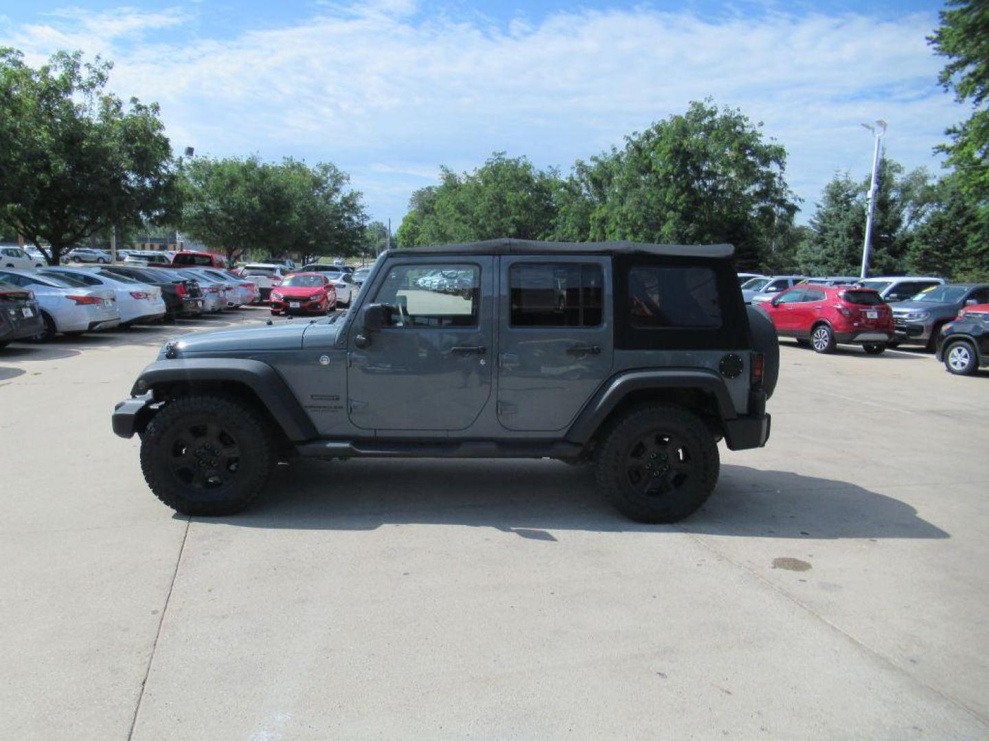 2014 GRAY JEEP WRANGLER UNLIMI SPORT (1C4BJWDGXEL) with an 3.6L engine, Automatic transmission, located at 908 SE 14th Street, Des Moines, IA, 50317, (515) 281-0330, 41.580303, -93.597046 - Photo#7