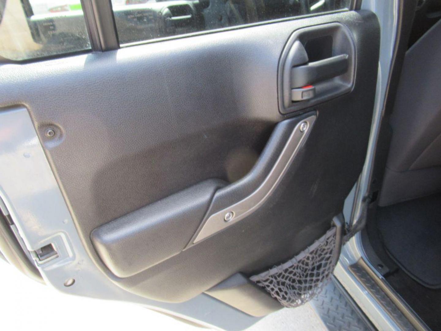 2014 GRAY JEEP WRANGLER UNLIMI SPORT (1C4BJWDGXEL) with an 3.6L engine, Automatic transmission, located at 908 SE 14th Street, Des Moines, IA, 50317, (515) 281-0330, 41.580303, -93.597046 - Photo#10