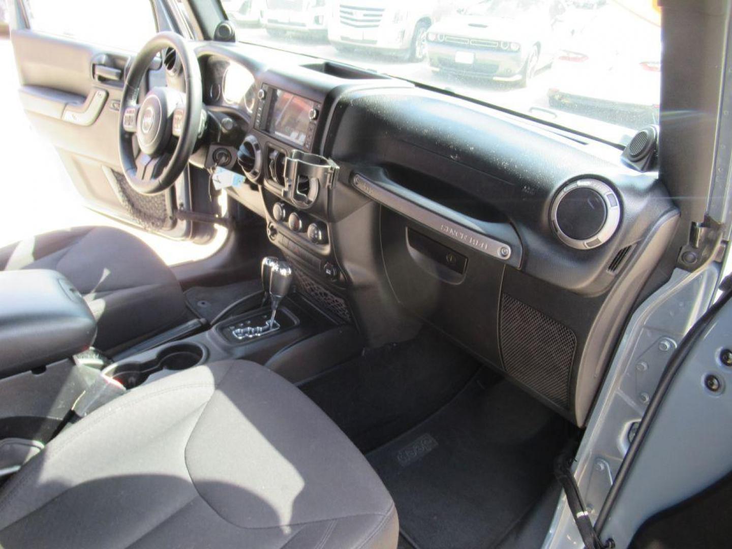 2014 GRAY JEEP WRANGLER UNLIMI SPORT (1C4BJWDGXEL) with an 3.6L engine, Automatic transmission, located at 908 SE 14th Street, Des Moines, IA, 50317, (515) 281-0330, 41.580303, -93.597046 - Photo#13
