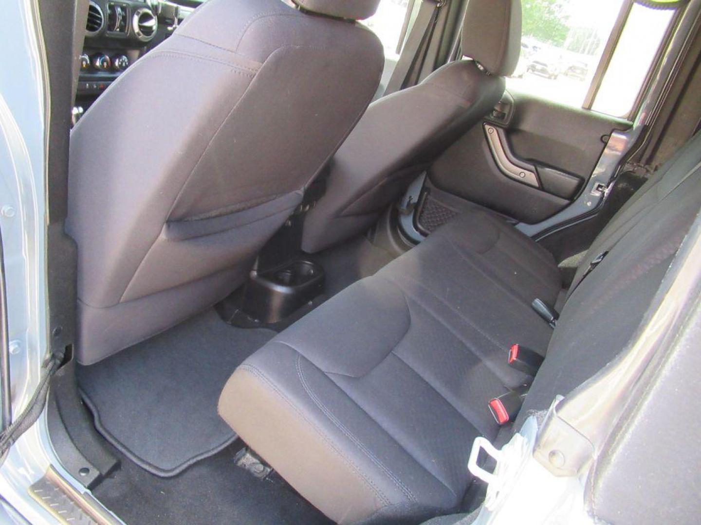 2014 GRAY JEEP WRANGLER UNLIMI SPORT (1C4BJWDGXEL) with an 3.6L engine, Automatic transmission, located at 908 SE 14th Street, Des Moines, IA, 50317, (515) 281-0330, 41.580303, -93.597046 - Photo#15