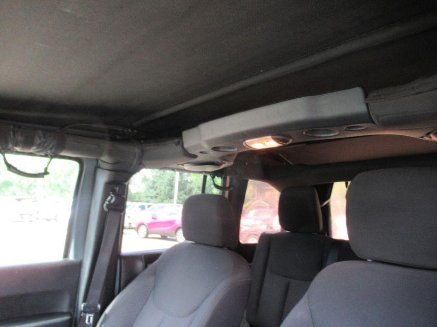 2014 GRAY JEEP WRANGLER UNLIMI SPORT (1C4BJWDGXEL) with an 3.6L engine, Automatic transmission, located at 908 SE 14th Street, Des Moines, IA, 50317, (515) 281-0330, 41.580303, -93.597046 - Photo#17