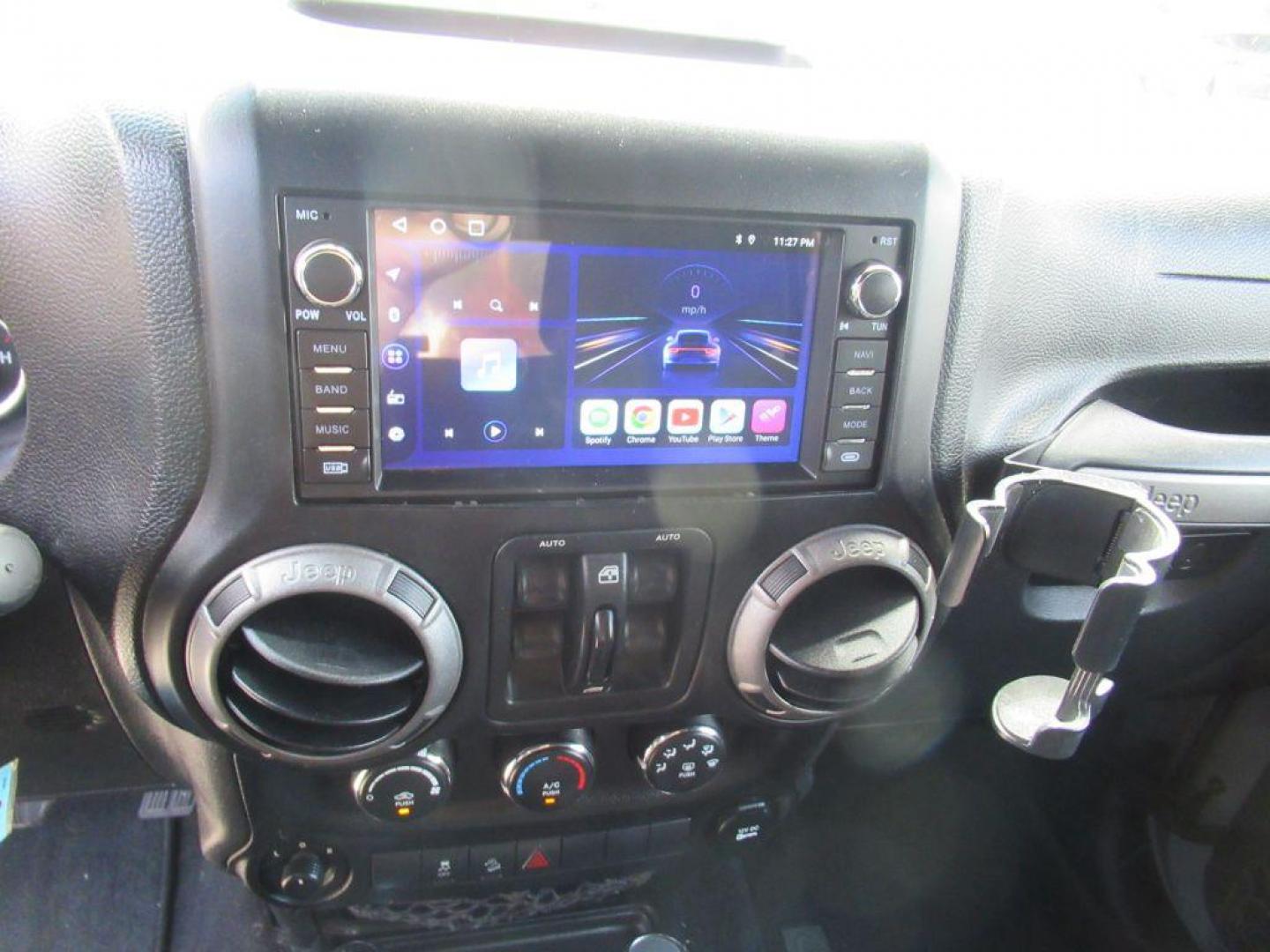 2014 GRAY JEEP WRANGLER UNLIMI SPORT (1C4BJWDGXEL) with an 3.6L engine, Automatic transmission, located at 908 SE 14th Street, Des Moines, IA, 50317, (515) 281-0330, 41.580303, -93.597046 - Photo#21