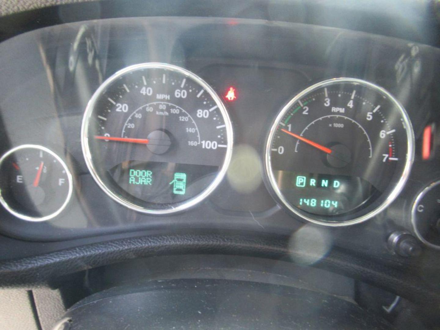 2014 GRAY JEEP WRANGLER UNLIMI SPORT (1C4BJWDGXEL) with an 3.6L engine, Automatic transmission, located at 908 SE 14th Street, Des Moines, IA, 50317, (515) 281-0330, 41.580303, -93.597046 - Photo#23