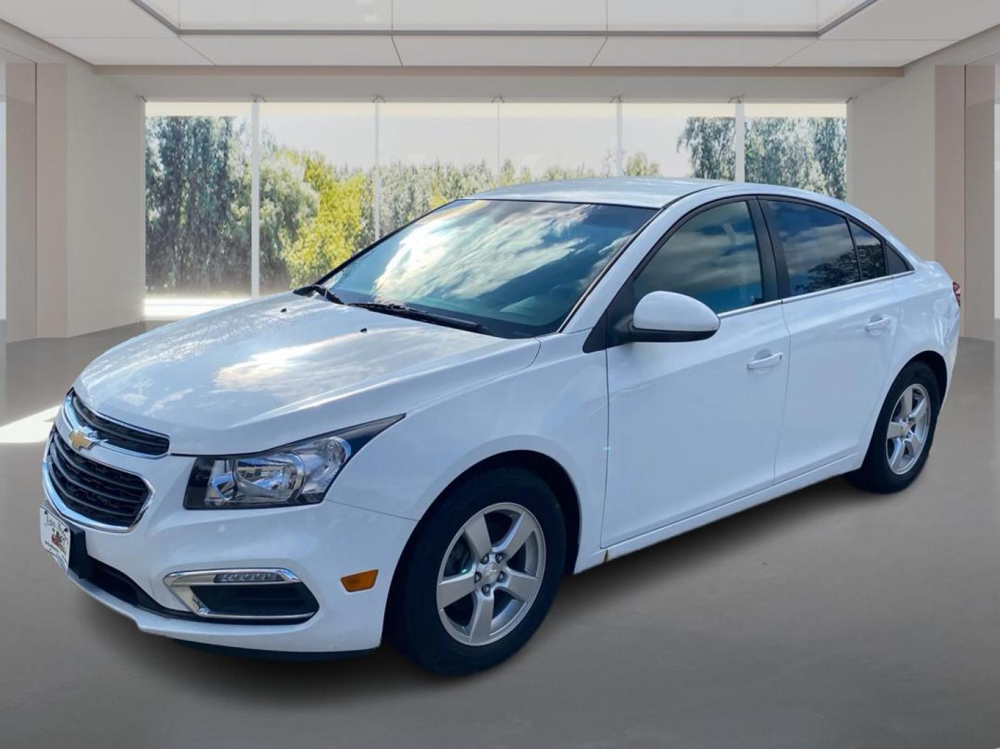 2016 WHITE CHEVROLET CRUZE LIMITED LT (1G1PE5SBXG7) with an 1.4L engine, Automatic transmission, located at 908 SE 14th Street, Des Moines, IA, 50317, (515) 281-0330, 41.580303, -93.597046 - Photo#7