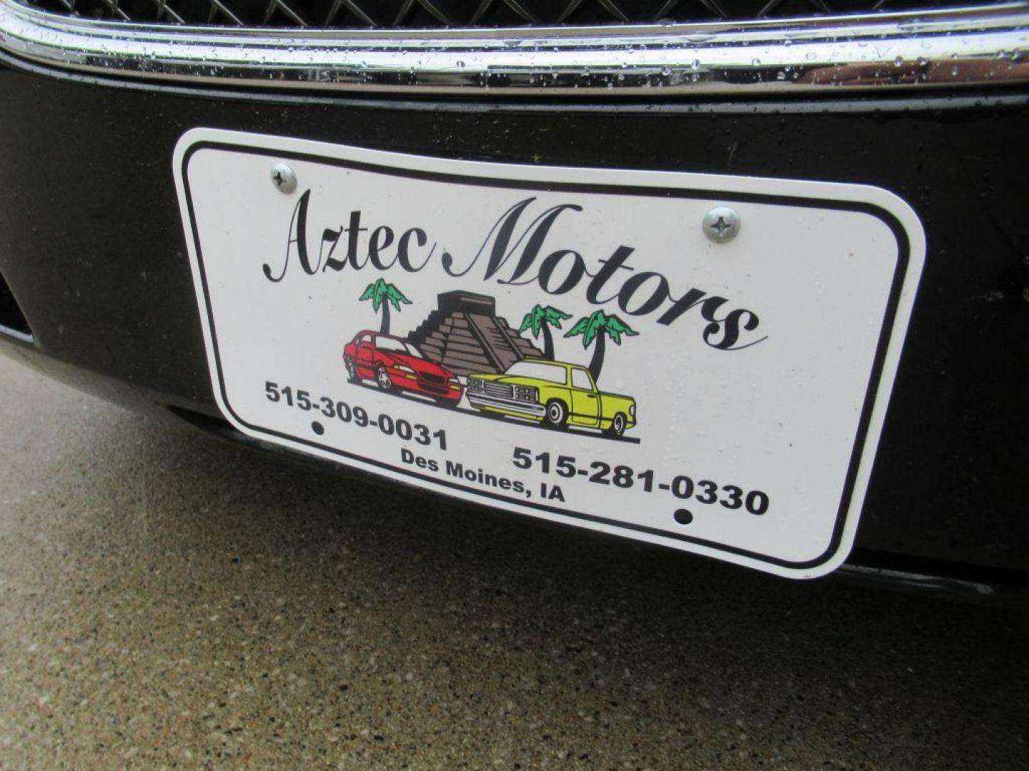 2010 BLACK CHRYSLER 300C (2C3CA6CT3AH) with an 5.7L engine, Automatic transmission, located at 908 SE 14th Street, Des Moines, IA, 50317, (515) 281-0330, 41.580303, -93.597046 - Photo#8