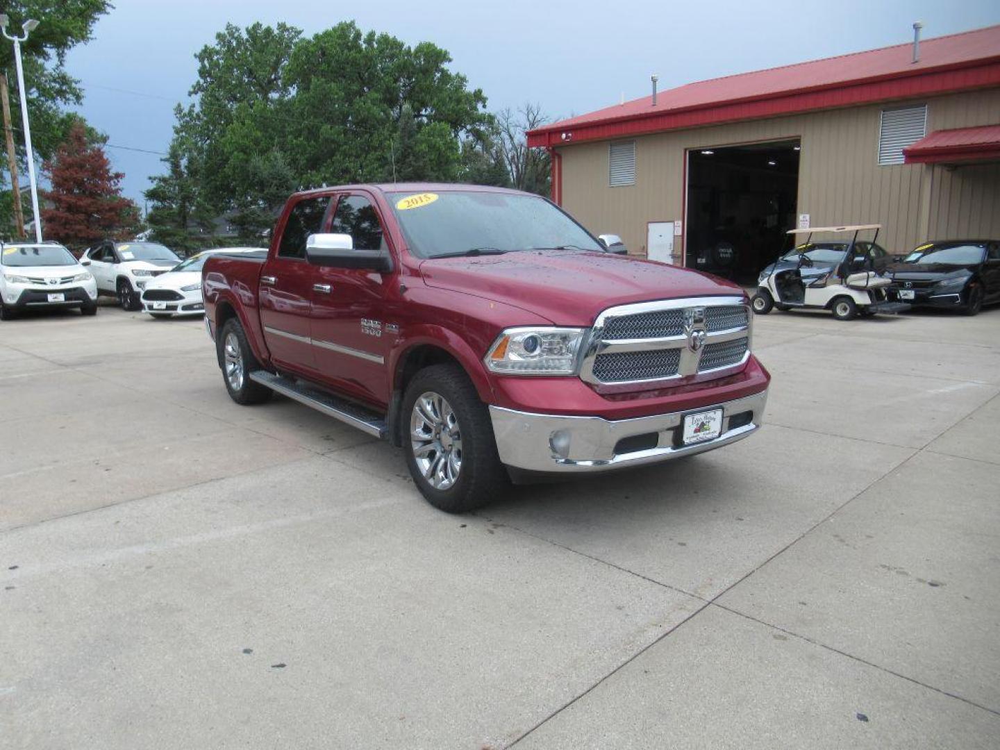 2015 MARRON RAM 1500 LONGHORN (1C6RR7PT0FS) with an 5.7L engine, Automatic transmission, located at 908 SE 14th Street, Des Moines, IA, 50317, (515) 281-0330, 41.580303, -93.597046 - Photo#2