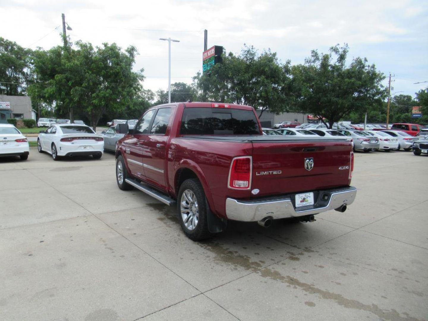 2015 MARRON RAM 1500 LONGHORN (1C6RR7PT0FS) with an 5.7L engine, Automatic transmission, located at 908 SE 14th Street, Des Moines, IA, 50317, (515) 281-0330, 41.580303, -93.597046 - Photo#6