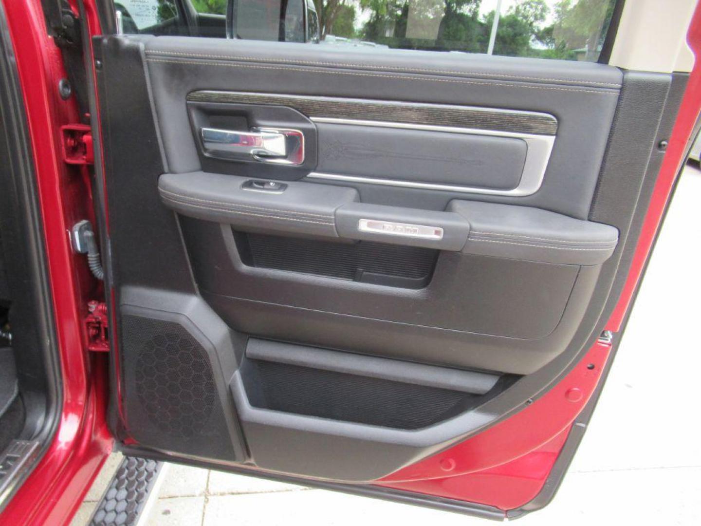 2015 MARRON RAM 1500 LONGHORN (1C6RR7PT0FS) with an 5.7L engine, Automatic transmission, located at 908 SE 14th Street, Des Moines, IA, 50317, (515) 281-0330, 41.580303, -93.597046 - Photo#11
