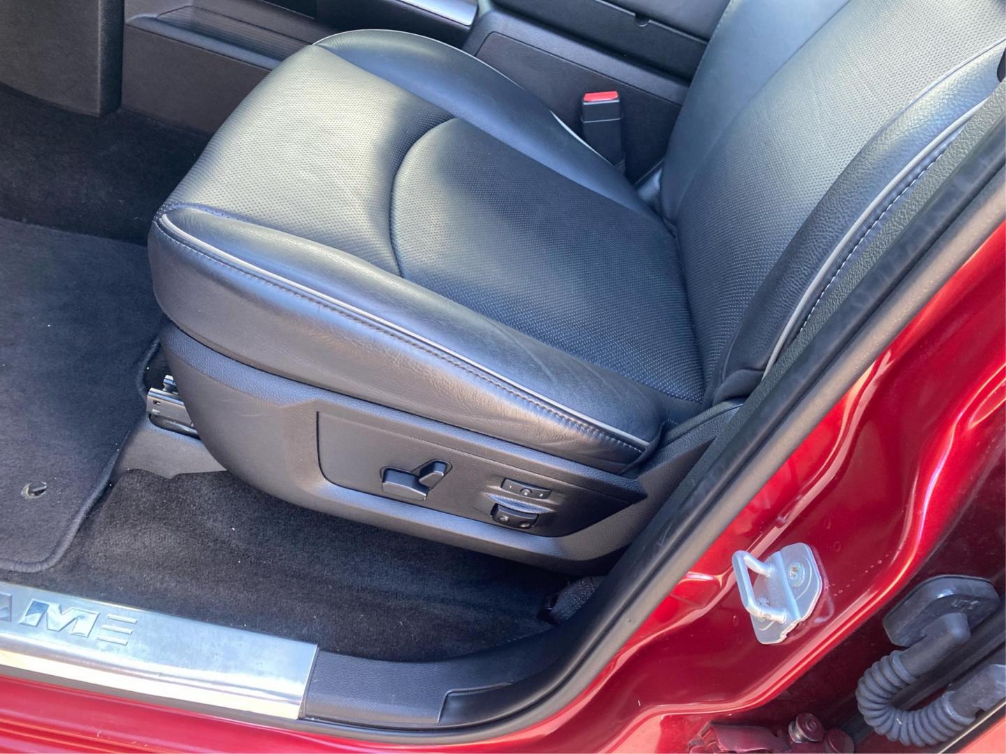 2015 MARRON RAM 1500 LONGHORN (1C6RR7PT0FS) with an 5.7L engine, Automatic transmission, located at 908 SE 14th Street, Des Moines, IA, 50317, (515) 281-0330, 41.580303, -93.597046 - Photo#16