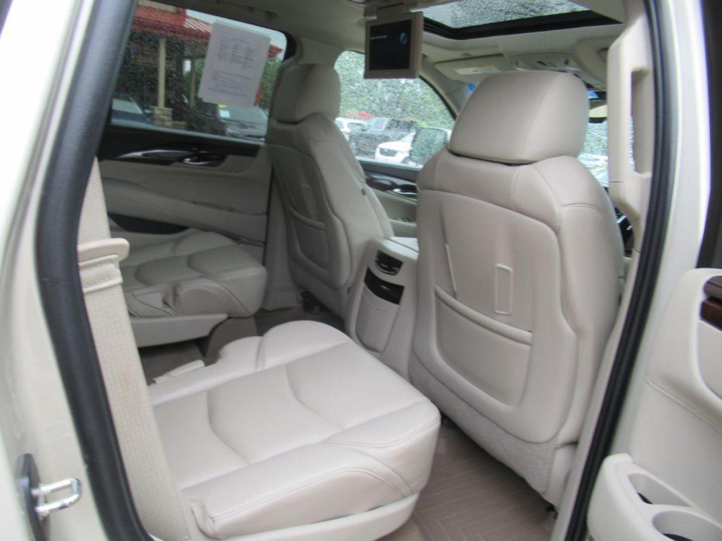 2015 GOLD CADILLAC ESCALADE PREMIUM (1GYS4NKJ4FR) with an 6.2L engine, Automatic transmission, located at 908 SE 14th Street, Des Moines, IA, 50317, (515) 281-0330, 41.580303, -93.597046 - Photo#14