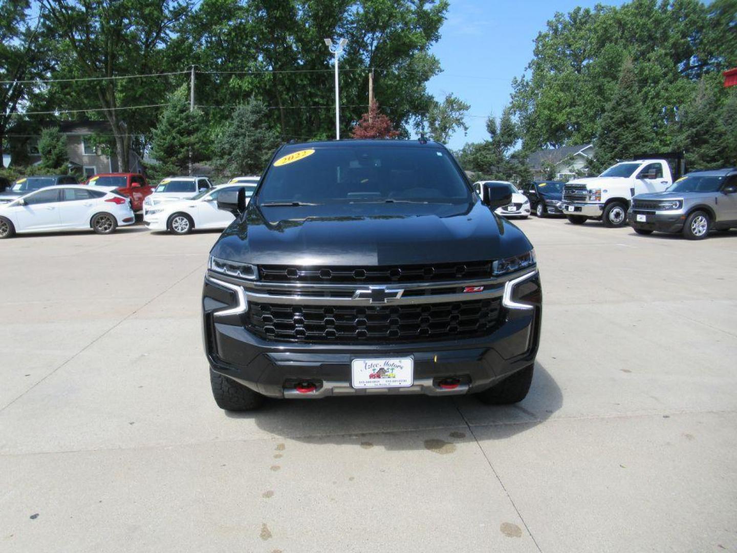 2022 BLACK CHEVROLET TAHOE Z71 (1GNSKPKL5NR) with an 6.2L engine, Automatic transmission, located at 908 SE 14th Street, Des Moines, IA, 50317, (515) 281-0330, 41.580303, -93.597046 - Photo#1