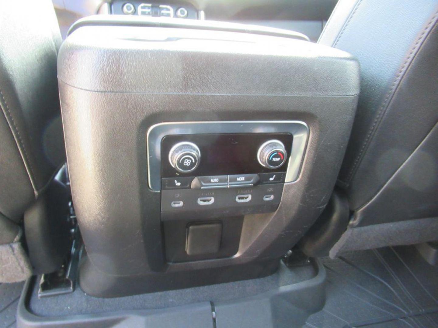 2022 BLACK CHEVROLET TAHOE Z71 (1GNSKPKL5NR) with an 6.2L engine, Automatic transmission, located at 908 SE 14th Street, Des Moines, IA, 50317, (515) 281-0330, 41.580303, -93.597046 - Photo#19