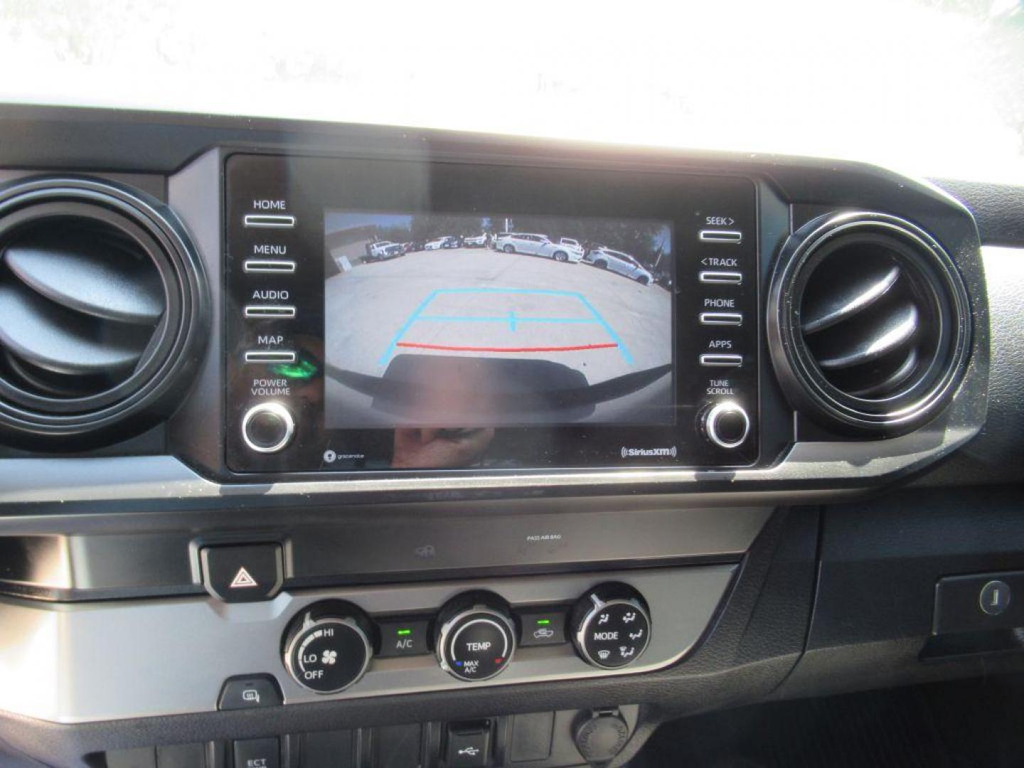 2022 SILVER TOYOTA TACOMA DOUBLE CAB (3TYAX5GN1NT) with an 2.7L engine, Automatic transmission, located at 908 SE 14th Street, Des Moines, IA, 50317, (515) 281-0330, 41.580303, -93.597046 - Photo#22