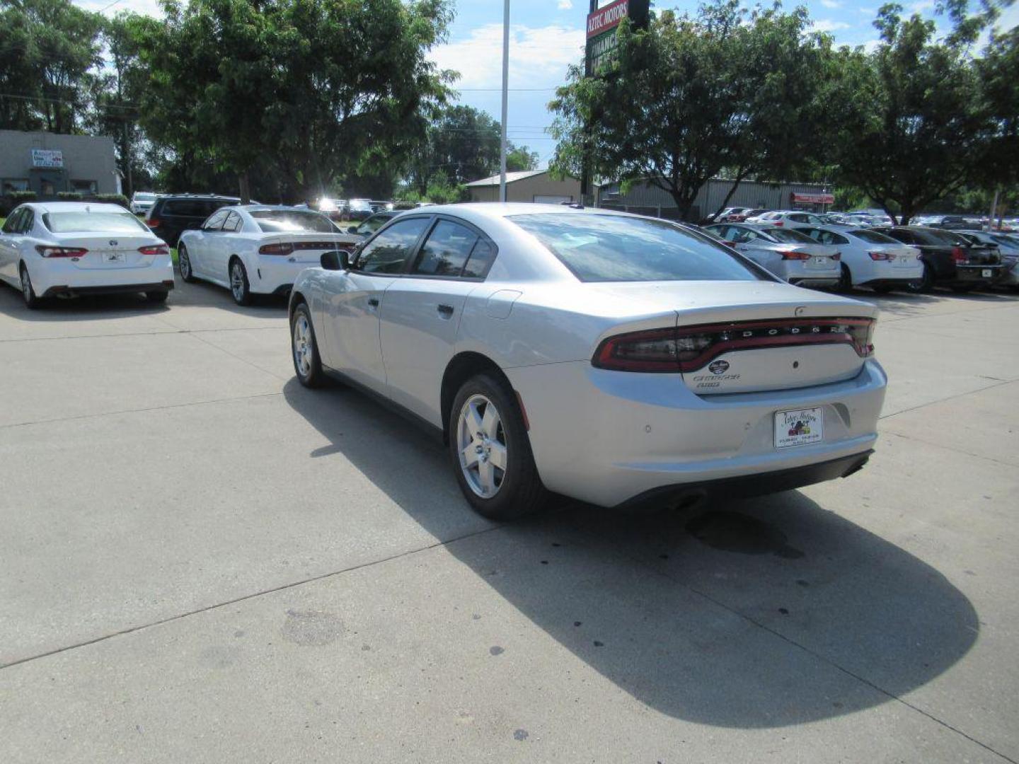 2018 SILVER DODGE CHARGER POLICE (2C3CDXKT1JH) with an 5.7L engine, Automatic transmission, located at 908 SE 14th Street, Des Moines, IA, 50317, (515) 281-0330, 41.580303, -93.597046 - Photo#6