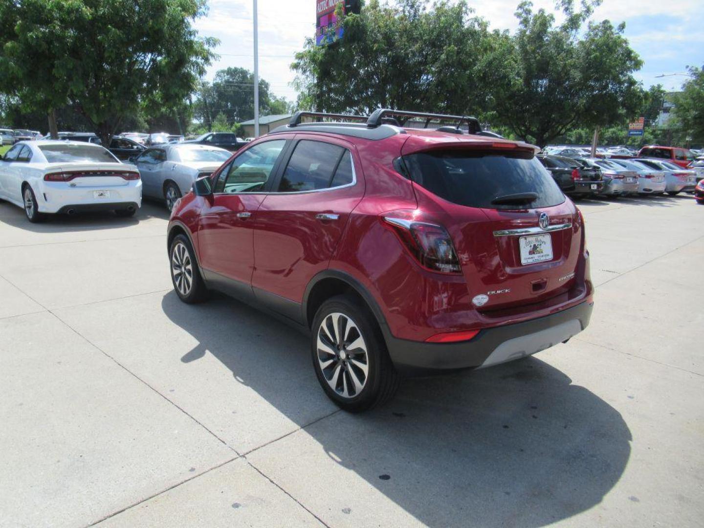 2018 RED BUICK ENCORE PREFERRED II (KL4CJFSB1JB) with an 1.4L engine, Automatic transmission, located at 908 SE 14th Street, Des Moines, IA, 50317, (515) 281-0330, 41.580303, -93.597046 - Photo#6