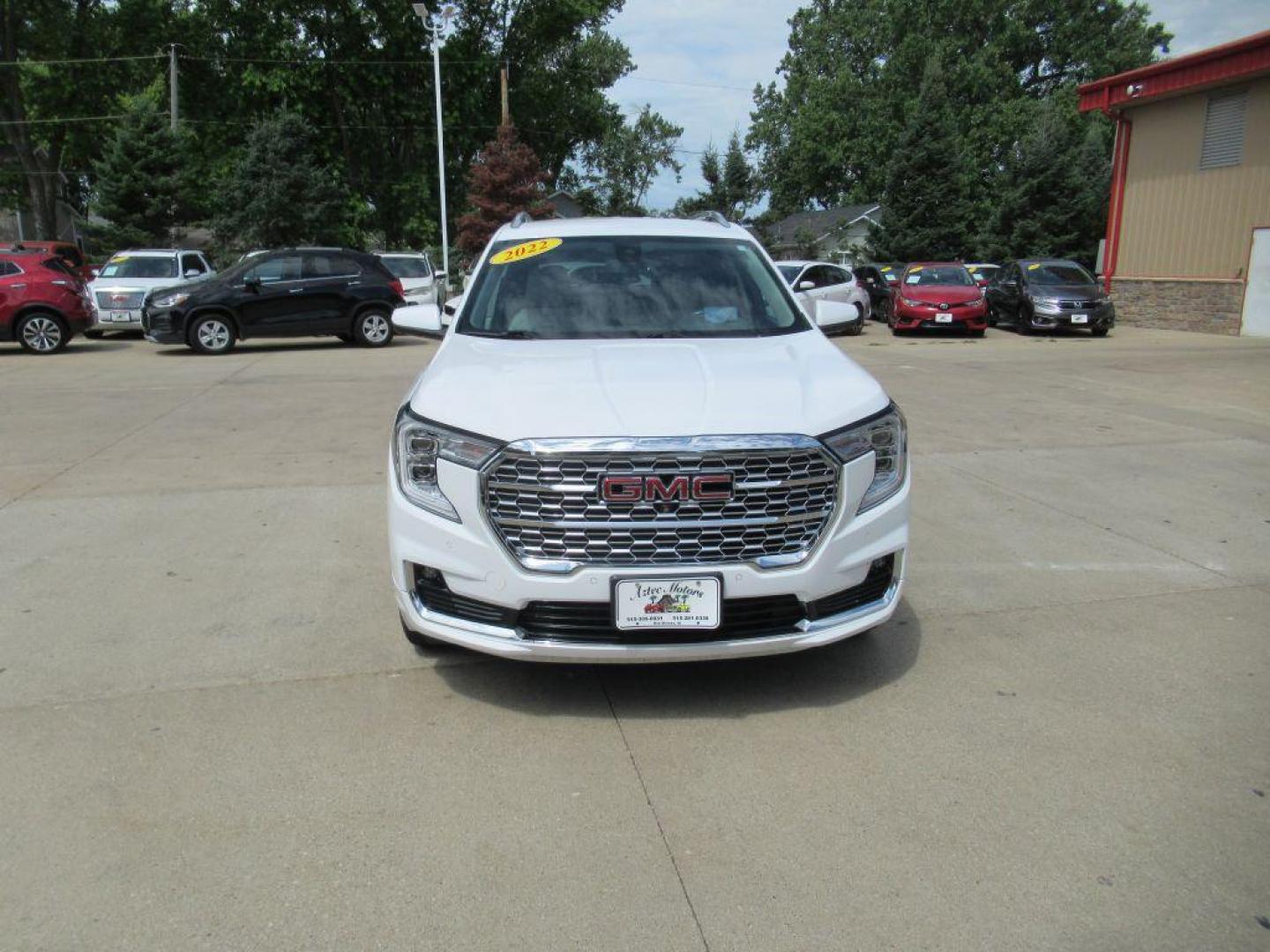 2022 WHITE GMC TERRAIN DENALI (3GKALXEV4NL) with an 1.5L engine, Automatic transmission, located at 908 SE 14th Street, Des Moines, IA, 50317, (515) 281-0330, 41.580303, -93.597046 - Photo#1