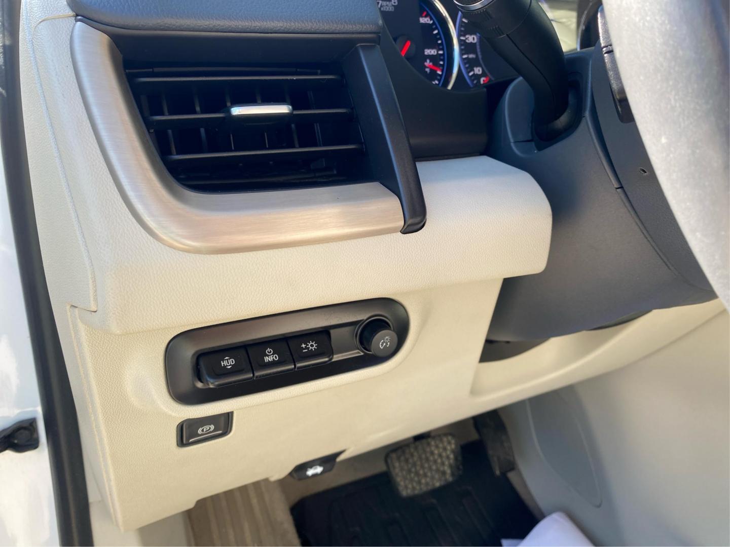 2022 WHITE GMC TERRAIN DENALI (3GKALXEV4NL) with an 1.5L engine, Automatic transmission, located at 908 SE 14th Street, Des Moines, IA, 50317, (515) 281-0330, 41.580303, -93.597046 - Photo#17