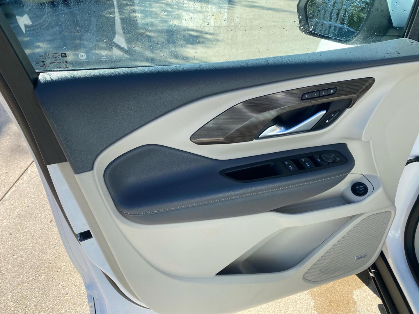 2022 WHITE GMC TERRAIN DENALI (3GKALXEV4NL) with an 1.5L engine, Automatic transmission, located at 908 SE 14th Street, Des Moines, IA, 50317, (515) 281-0330, 41.580303, -93.597046 - Photo#19