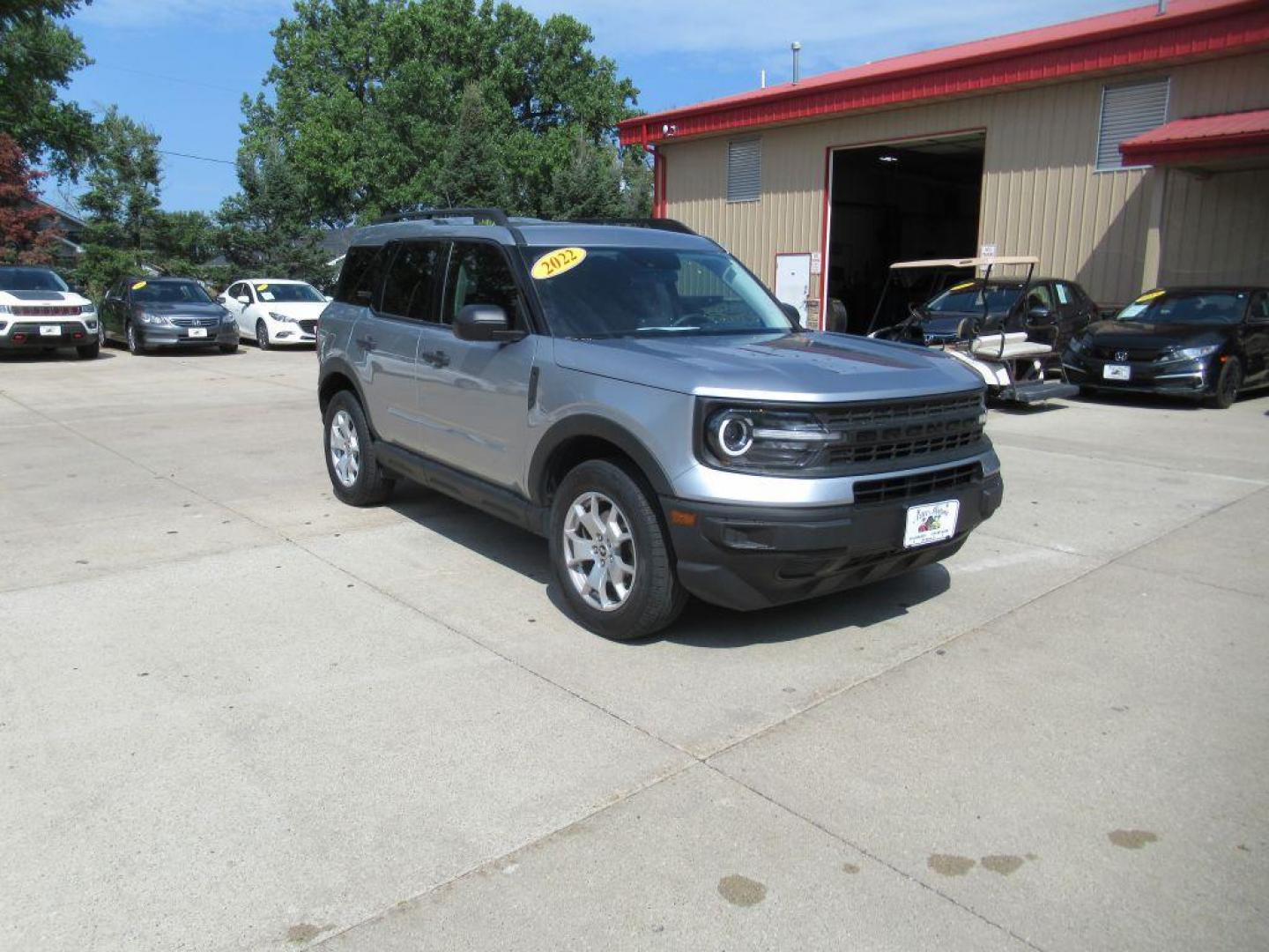 2022 SILVER FORD BRONCO SPORT (3FMCR9A68NR) with an 1.5L engine, Automatic transmission, located at 908 SE 14th Street, Des Moines, IA, 50317, (515) 281-0330, 41.580303, -93.597046 - Photo#2