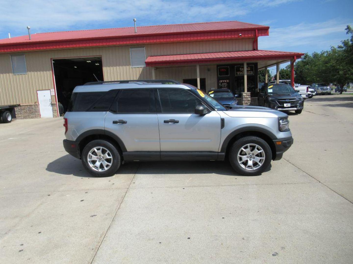 2022 SILVER FORD BRONCO SPORT (3FMCR9A68NR) with an 1.5L engine, Automatic transmission, located at 908 SE 14th Street, Des Moines, IA, 50317, (515) 281-0330, 41.580303, -93.597046 - Photo#3