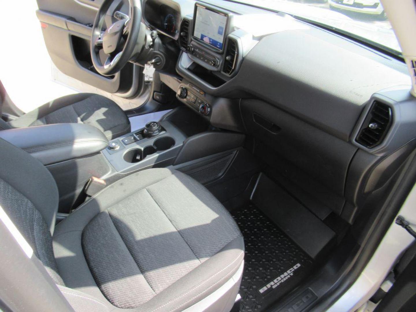 2022 SILVER FORD BRONCO SPORT (3FMCR9A68NR) with an 1.5L engine, Automatic transmission, located at 908 SE 14th Street, Des Moines, IA, 50317, (515) 281-0330, 41.580303, -93.597046 - Photo#13