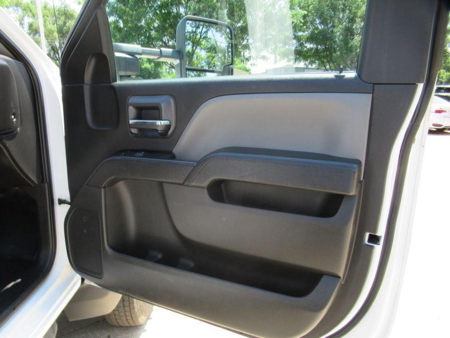 2019 WHITE CHEVROLET SILVERADO MEDIU white flat bed (1HTKHPVK5KH) with an 6.6L engine, Automatic transmission, located at 908 SE 14th Street, Des Moines, IA, 50317, (515) 281-0330, 41.580303, -93.597046 - Photo#10