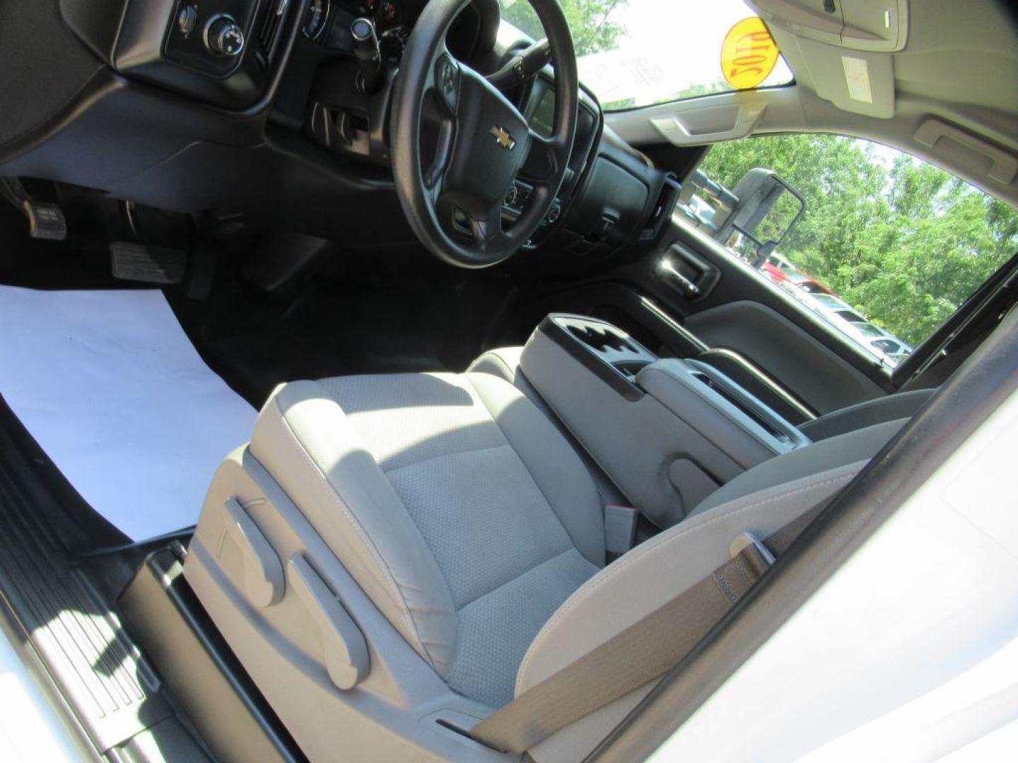 2019 WHITE CHEVROLET SILVERADO MEDIU white flat bed (1HTKHPVK5KH) with an 6.6L engine, Automatic transmission, located at 908 SE 14th Street, Des Moines, IA, 50317, (515) 281-0330, 41.580303, -93.597046 - Photo#12