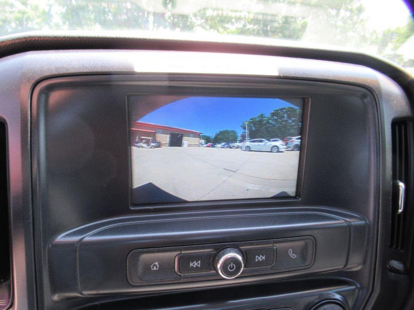 2019 WHITE CHEVROLET SILVERADO MEDIU white flat bed (1HTKHPVK5KH) with an 6.6L engine, Automatic transmission, located at 908 SE 14th Street, Des Moines, IA, 50317, (515) 281-0330, 41.580303, -93.597046 - Photo#17