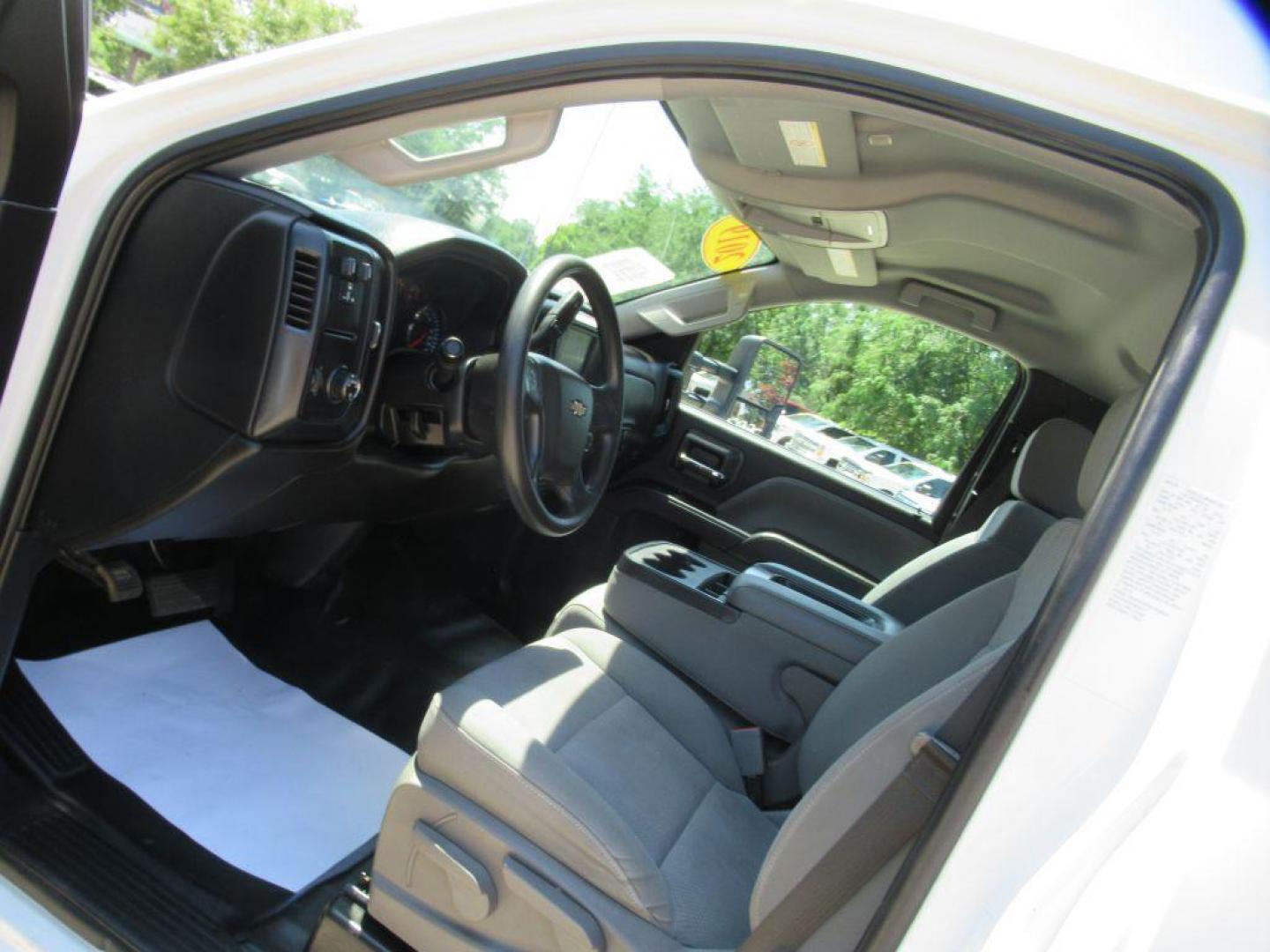 2019 WHITE CHEVROLET SILVERADO MEDIU white flat bed (1HTKHPVK5KH) with an 6.6L engine, Automatic transmission, located at 908 SE 14th Street, Des Moines, IA, 50317, (515) 281-0330, 41.580303, -93.597046 - Photo#20