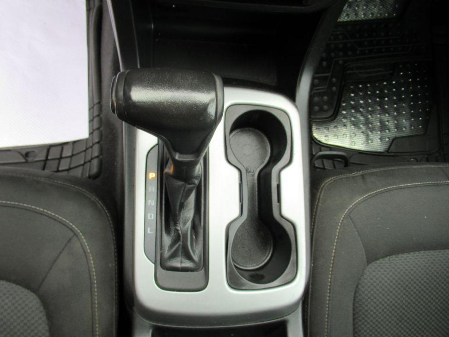 2020 WHITE CHEVROLET COLORADO LT (1GCGTCEN3L1) with an 3.6L engine, Automatic transmission, located at 908 SE 14th Street, Des Moines, IA, 50317, (515) 281-0330, 41.580303, -93.597046 - Photo#19