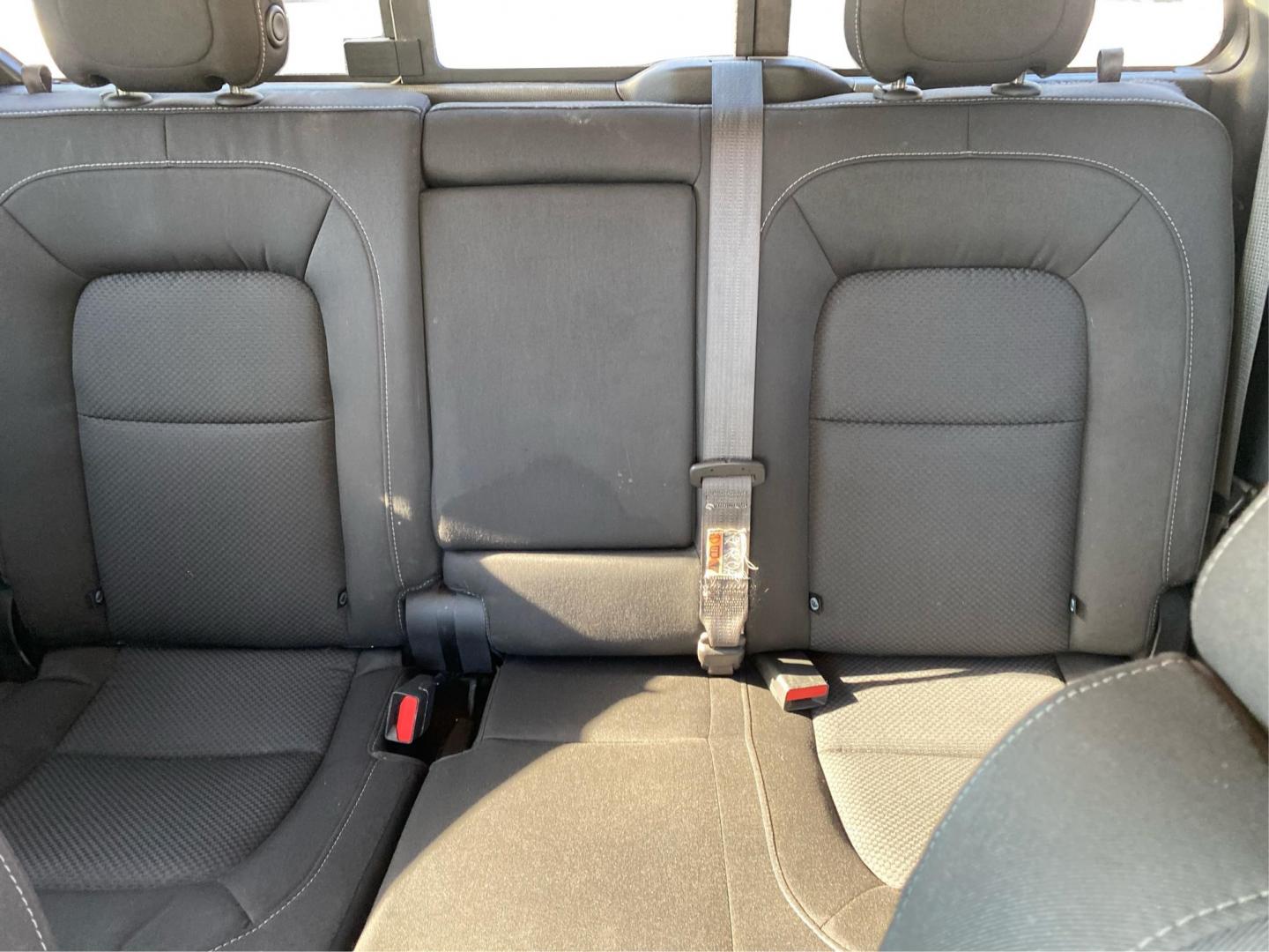 2020 WHITE CHEVROLET COLORADO LT (1GCGTCEN3L1) with an 3.6L engine, Automatic transmission, located at 908 SE 14th Street, Des Moines, IA, 50317, (515) 281-0330, 41.580303, -93.597046 - Photo#13