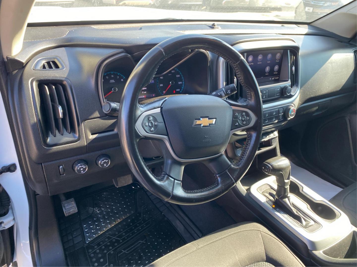 2020 WHITE CHEVROLET COLORADO LT (1GCGTCEN3L1) with an 3.6L engine, Automatic transmission, located at 908 SE 14th Street, Des Moines, IA, 50317, (515) 281-0330, 41.580303, -93.597046 - Photo#15