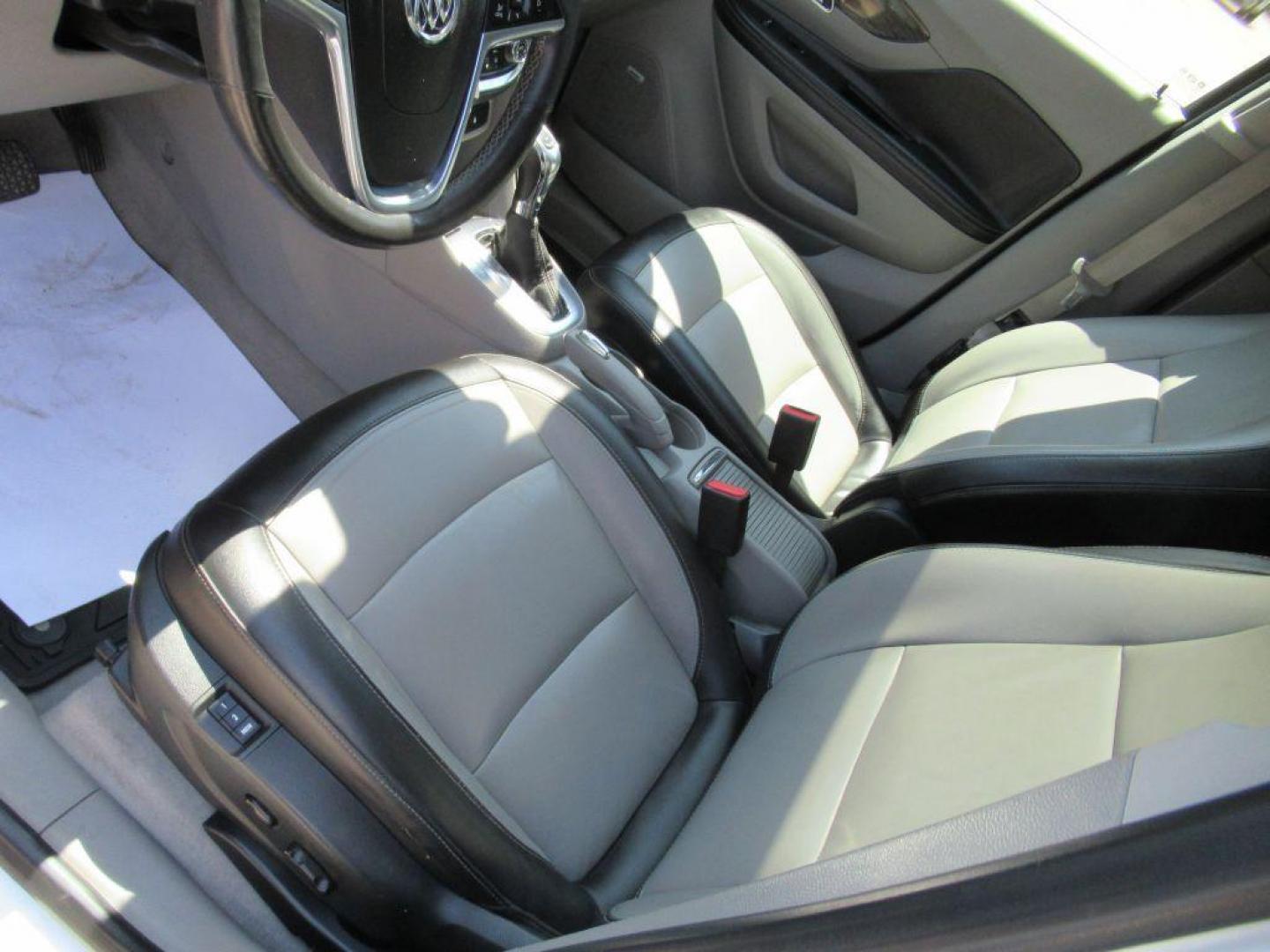 2014 WHITE BUICK ENCORE (KL4CJGSB0EB) with an 1.4L engine, Automatic transmission, located at 908 SE 14th Street, Des Moines, IA, 50317, (515) 281-0330, 41.580303, -93.597046 - Photo#16