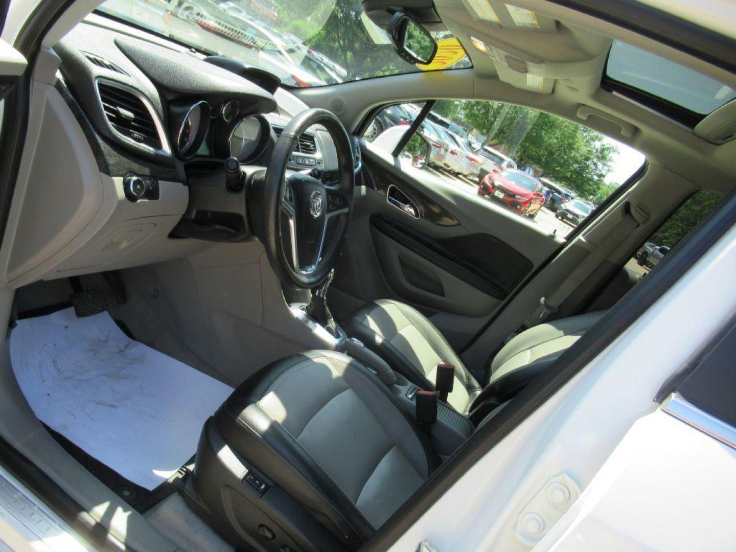 2014 WHITE BUICK ENCORE (KL4CJGSB0EB) with an 1.4L engine, Automatic transmission, located at 908 SE 14th Street, Des Moines, IA, 50317, (515) 281-0330, 41.580303, -93.597046 - Photo#24