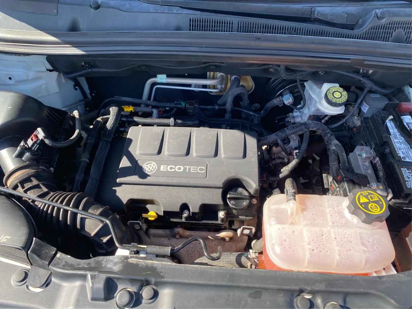 2014 WHITE BUICK ENCORE (KL4CJGSB0EB) with an 1.4L engine, Automatic transmission, located at 908 SE 14th Street, Des Moines, IA, 50317, (515) 281-0330, 41.580303, -93.597046 - Photo#10