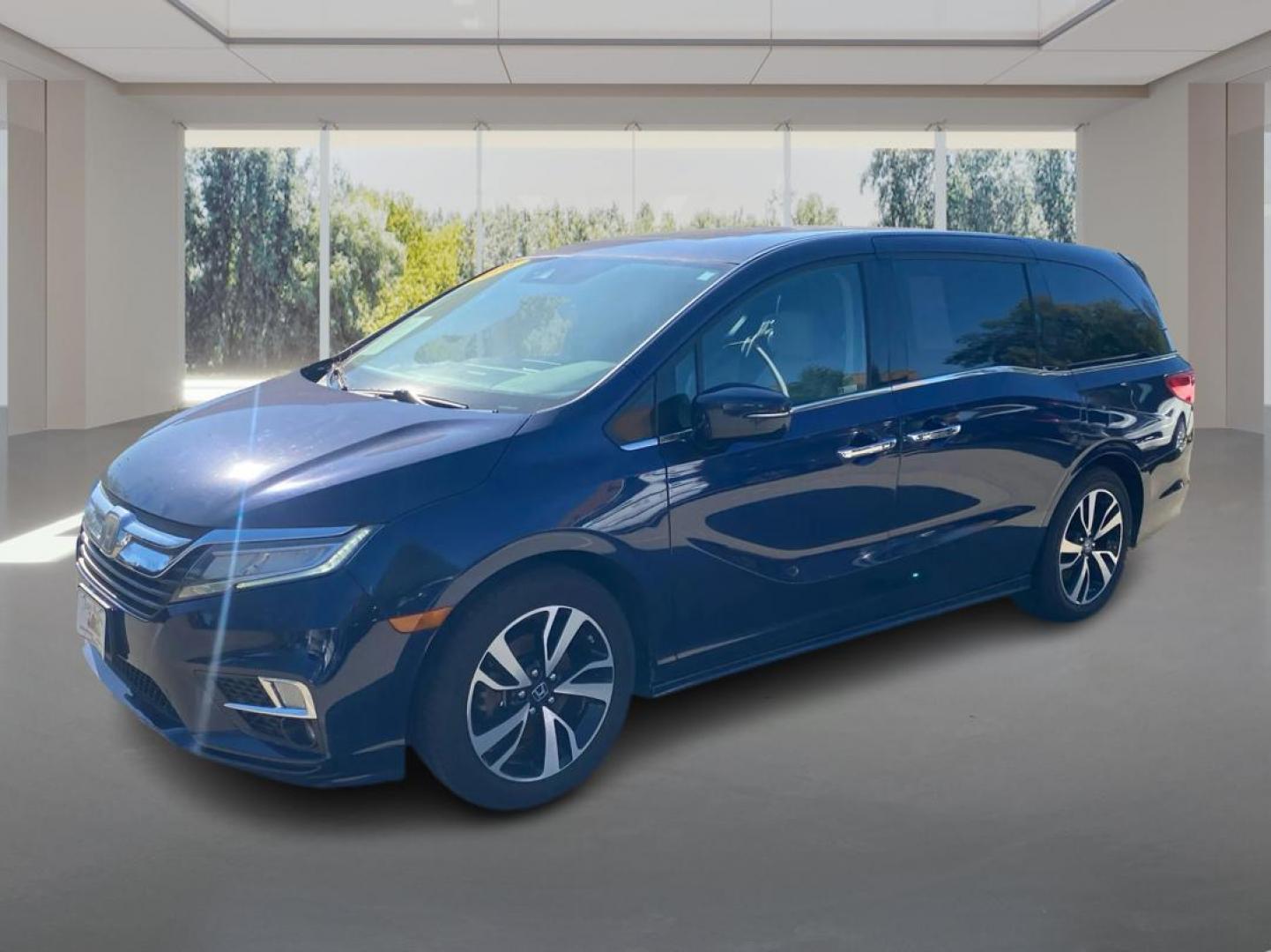 2018 BLUE HONDA ODYSSEY ELITE (5FNRL6H90JB) with an 3.5L engine, Automatic transmission, located at 908 SE 14th Street, Des Moines, IA, 50317, (515) 281-0330, 41.580303, -93.597046 - Photo#7