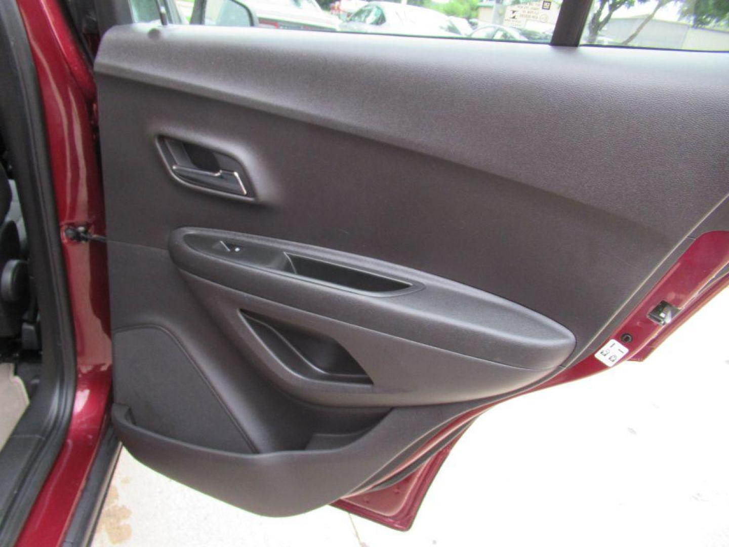 2017 RED CHEVROLET TRAX LS (3GNCJKSB7HL) with an 1.4L engine, Automatic transmission, located at 908 SE 14th Street, Des Moines, IA, 50317, (515) 281-0330, 41.580303, -93.597046 - Photo#11