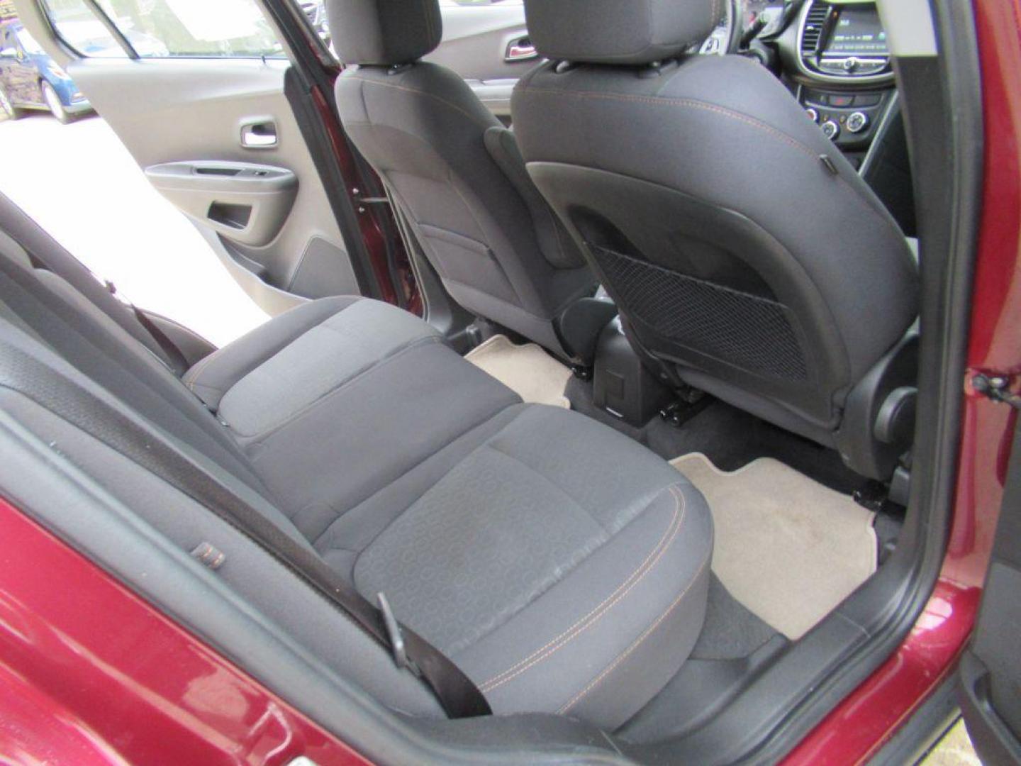 2017 RED CHEVROLET TRAX LS (3GNCJKSB7HL) with an 1.4L engine, Automatic transmission, located at 908 SE 14th Street, Des Moines, IA, 50317, (515) 281-0330, 41.580303, -93.597046 - Photo#14