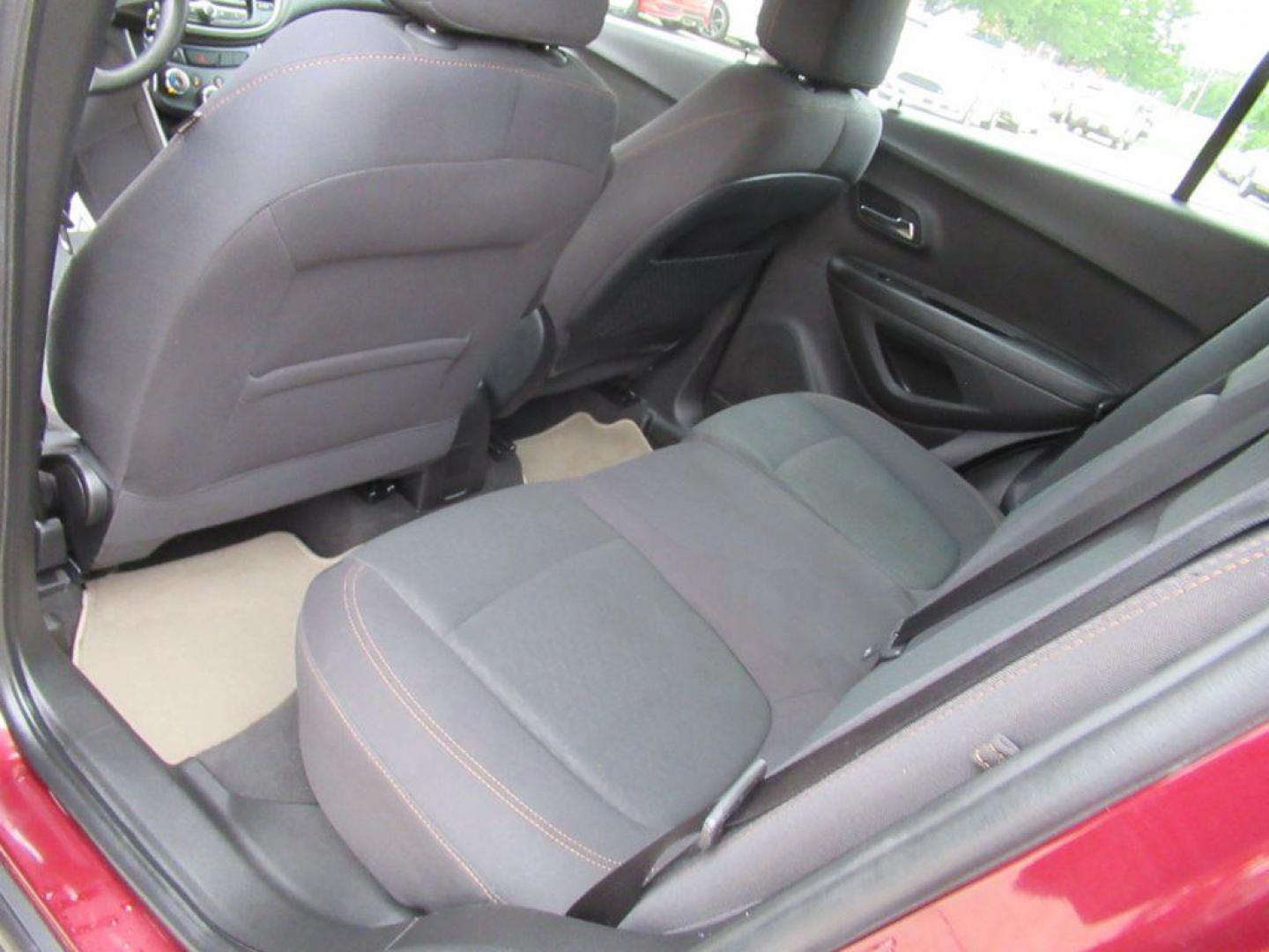 2017 RED CHEVROLET TRAX LS (3GNCJKSB7HL) with an 1.4L engine, Automatic transmission, located at 908 SE 14th Street, Des Moines, IA, 50317, (515) 281-0330, 41.580303, -93.597046 - Photo#15