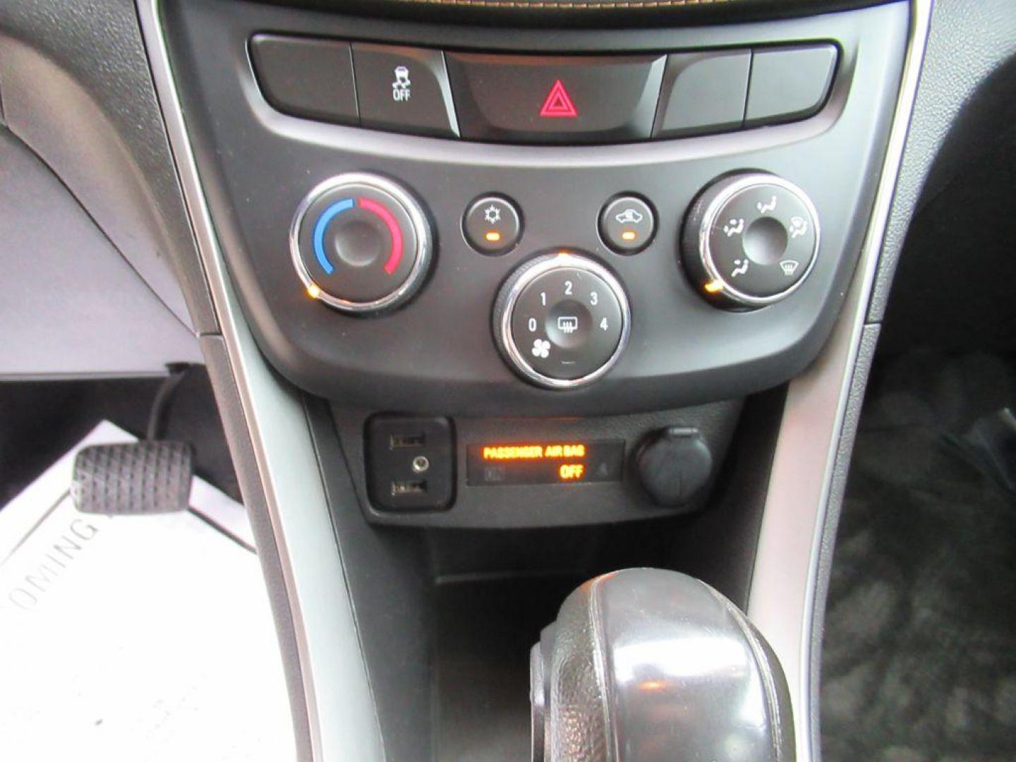2017 RED CHEVROLET TRAX LS (3GNCJKSB7HL) with an 1.4L engine, Automatic transmission, located at 908 SE 14th Street, Des Moines, IA, 50317, (515) 281-0330, 41.580303, -93.597046 - Photo#20