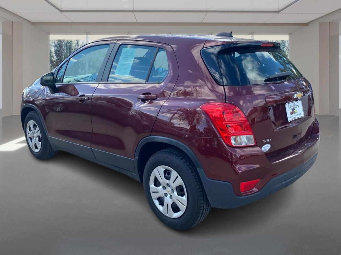 2017 RED CHEVROLET TRAX LS (3GNCJKSB7HL) with an 1.4L engine, Automatic transmission, located at 908 SE 14th Street, Des Moines, IA, 50317, (515) 281-0330, 41.580303, -93.597046 - Photo#4