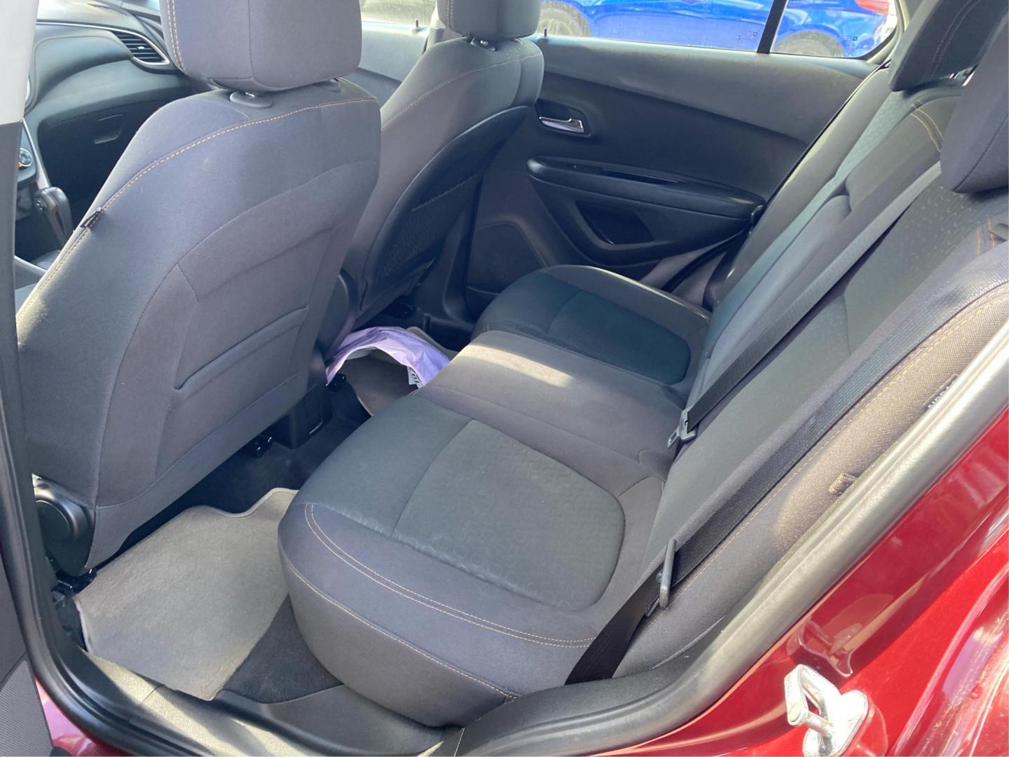 2017 RED CHEVROLET TRAX LS (3GNCJKSB7HL) with an 1.4L engine, Automatic transmission, located at 908 SE 14th Street, Des Moines, IA, 50317, (515) 281-0330, 41.580303, -93.597046 - Photo#9