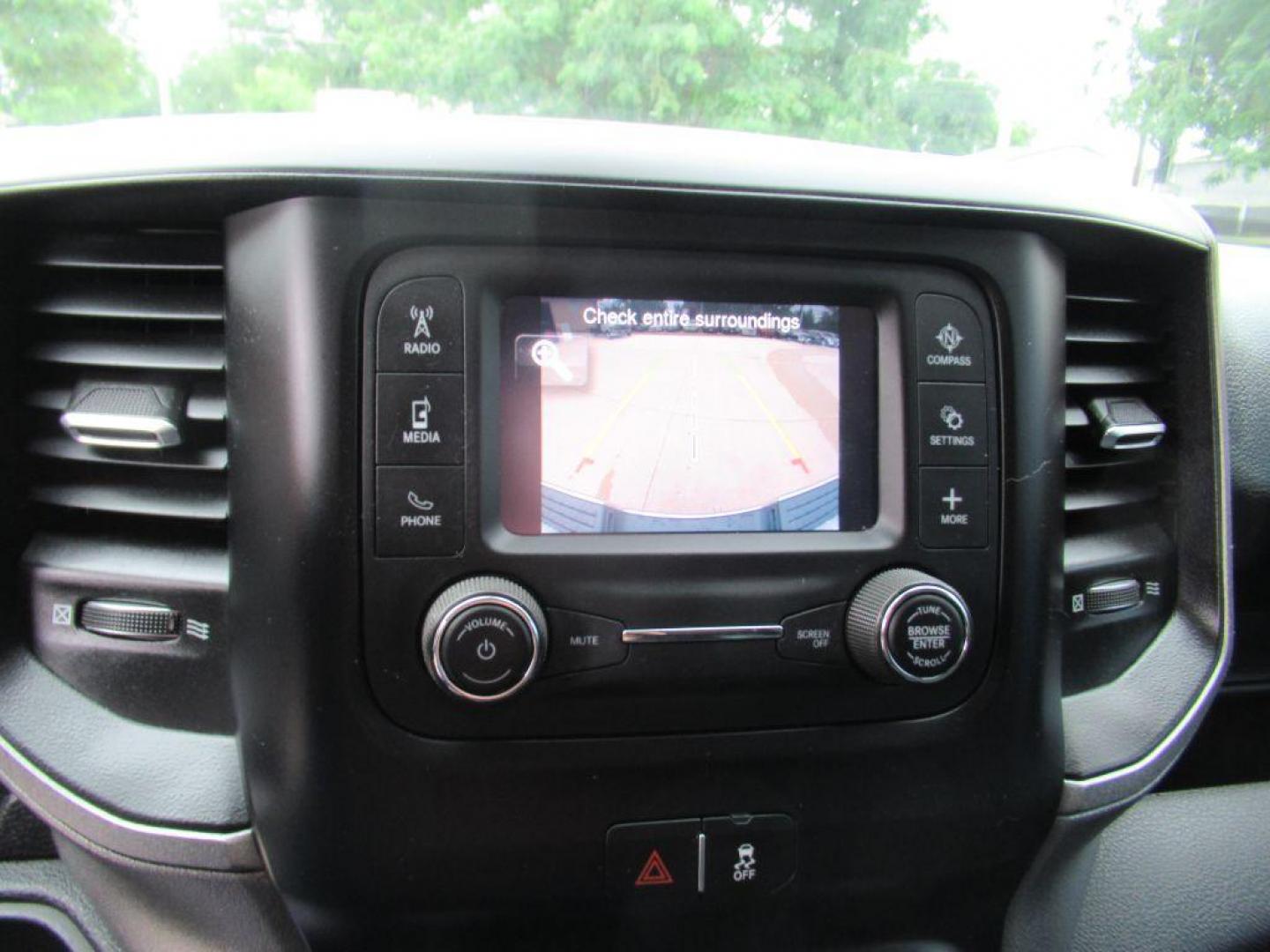2020 WHITE RAM 2500 TRADESMAN (3C6UR5CL7LG) with an 6.7L engine, Automatic transmission, located at 908 SE 14th Street, Des Moines, IA, 50317, (515) 281-0330, 41.580303, -93.597046 - Photo#23