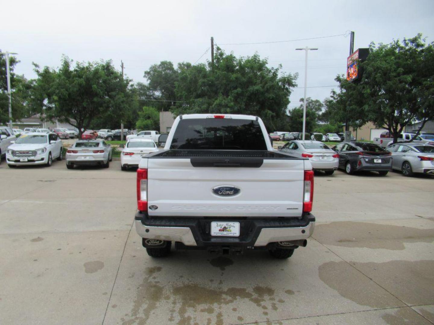2019 WHITE FORD F250 SUPER DUTY (1FT7W2B67KE) with an 6.2L engine, Automatic transmission, located at 908 SE 14th Street, Des Moines, IA, 50317, (515) 281-0330, 41.580303, -93.597046 - Photo#5