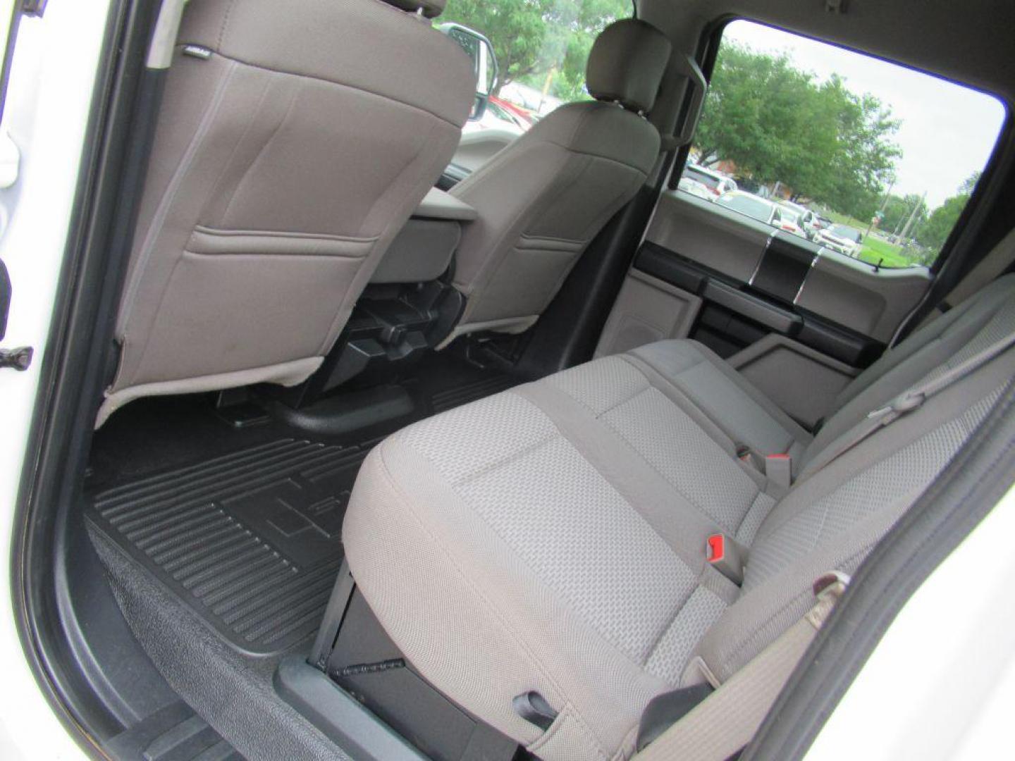 2019 WHITE FORD F250 SUPER DUTY (1FT7W2B67KE) with an 6.2L engine, Automatic transmission, located at 908 SE 14th Street, Des Moines, IA, 50317, (515) 281-0330, 41.580303, -93.597046 - Photo#15