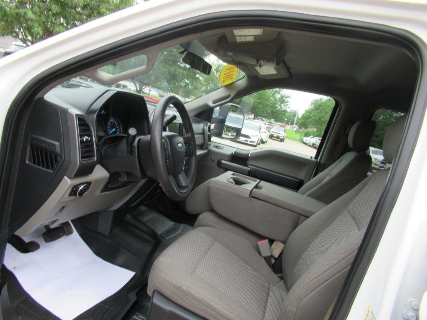 2019 WHITE FORD F250 SUPER DUTY (1FT7W2B67KE) with an 6.2L engine, Automatic transmission, located at 908 SE 14th Street, Des Moines, IA, 50317, (515) 281-0330, 41.580303, -93.597046 - Photo#24