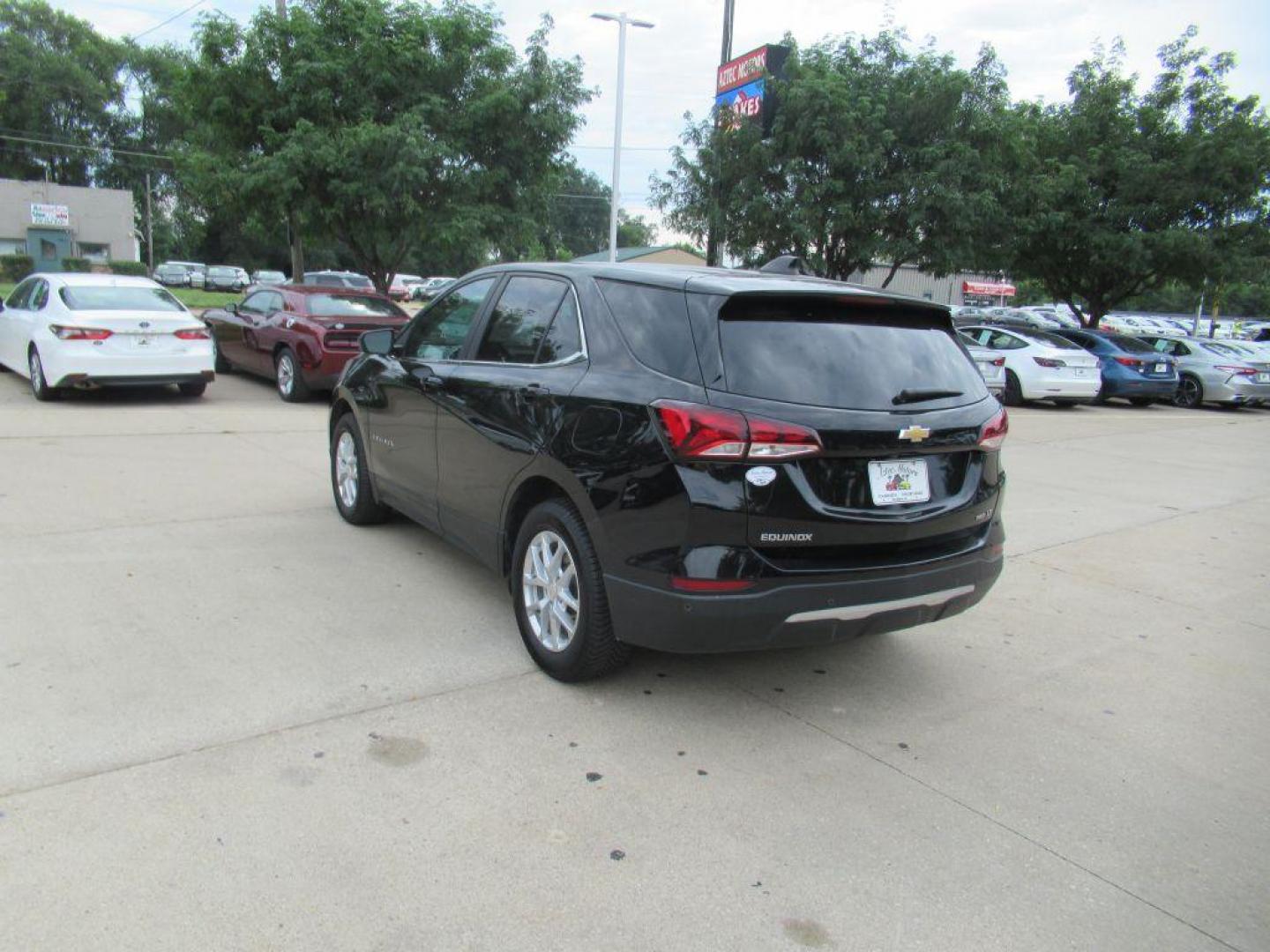 2022 BLACK CHEVROLET EQUINOX LT (3GNAXUEV7NL) with an 1.5L engine, Automatic transmission, located at 908 SE 14th Street, Des Moines, IA, 50317, (515) 281-0330, 41.580303, -93.597046 - Photo#6