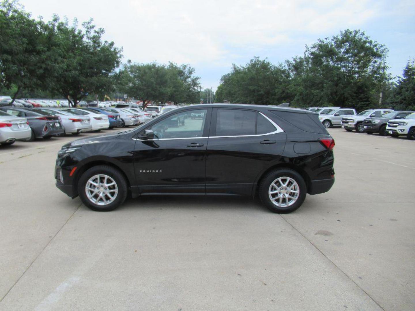 2022 BLACK CHEVROLET EQUINOX LT (3GNAXUEV7NL) with an 1.5L engine, Automatic transmission, located at 908 SE 14th Street, Des Moines, IA, 50317, (515) 281-0330, 41.580303, -93.597046 - Photo#7
