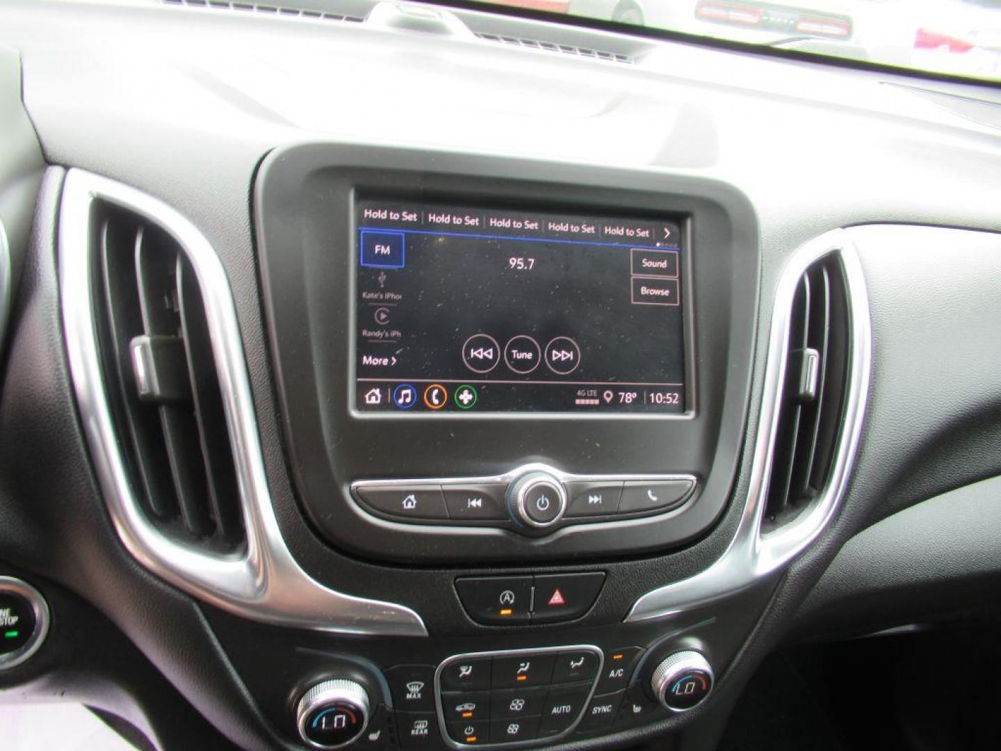 2022 BLACK CHEVROLET EQUINOX LT (3GNAXUEV7NL) with an 1.5L engine, Automatic transmission, located at 908 SE 14th Street, Des Moines, IA, 50317, (515) 281-0330, 41.580303, -93.597046 - Photo#21